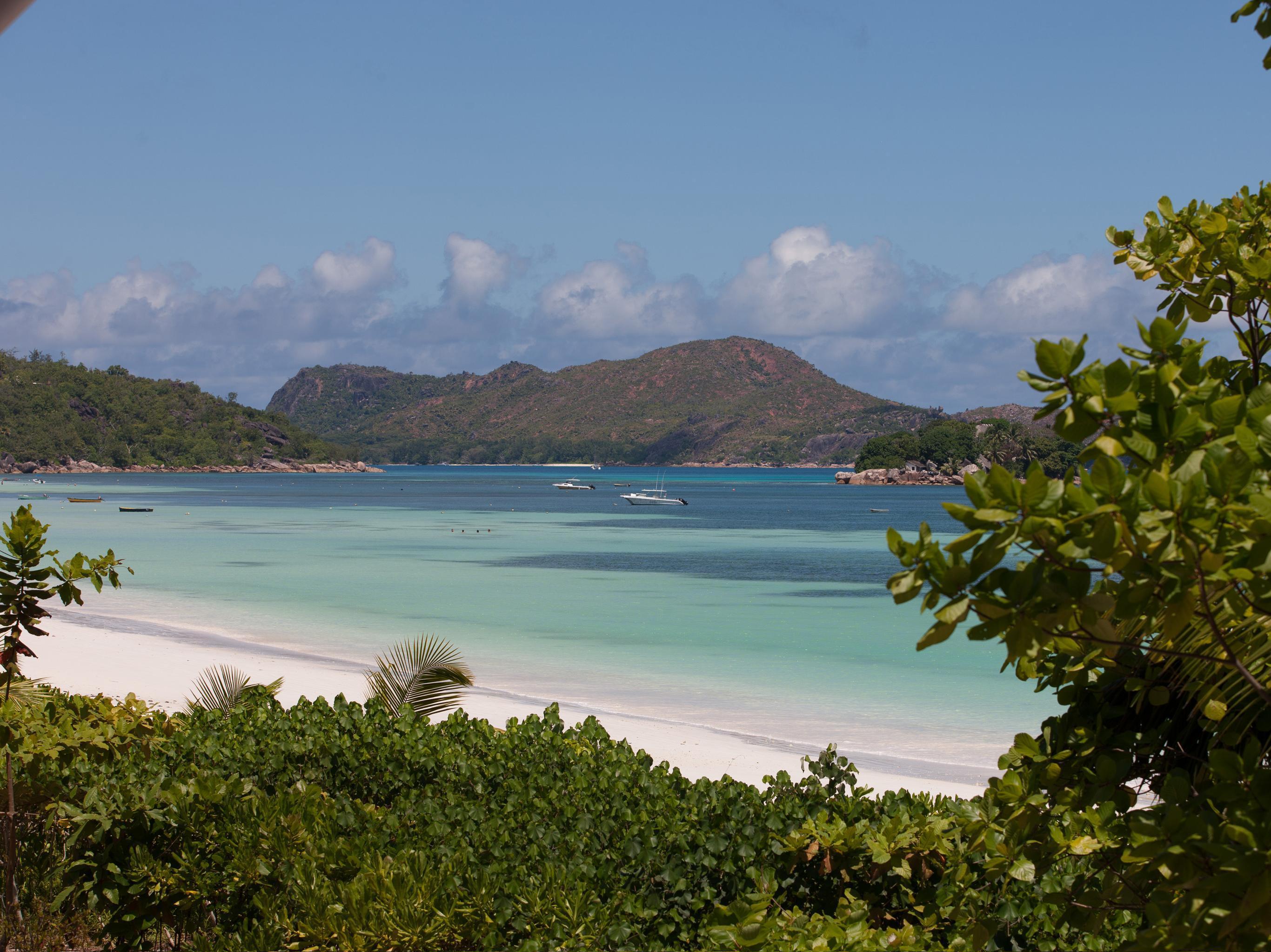 منتجع أكاجو بيتش Anse Volbert Village