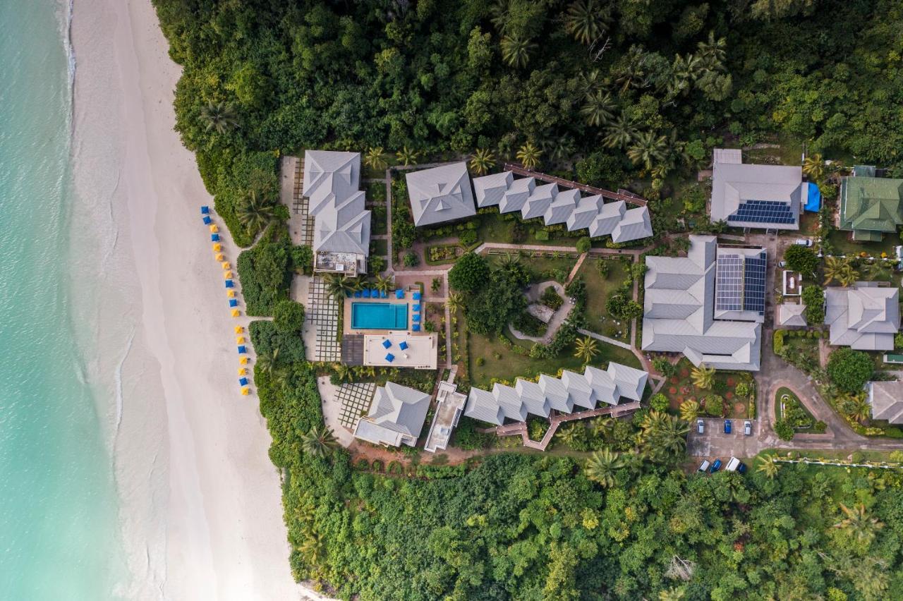 منتجع أكاجو بيتش Anse Volbert Village