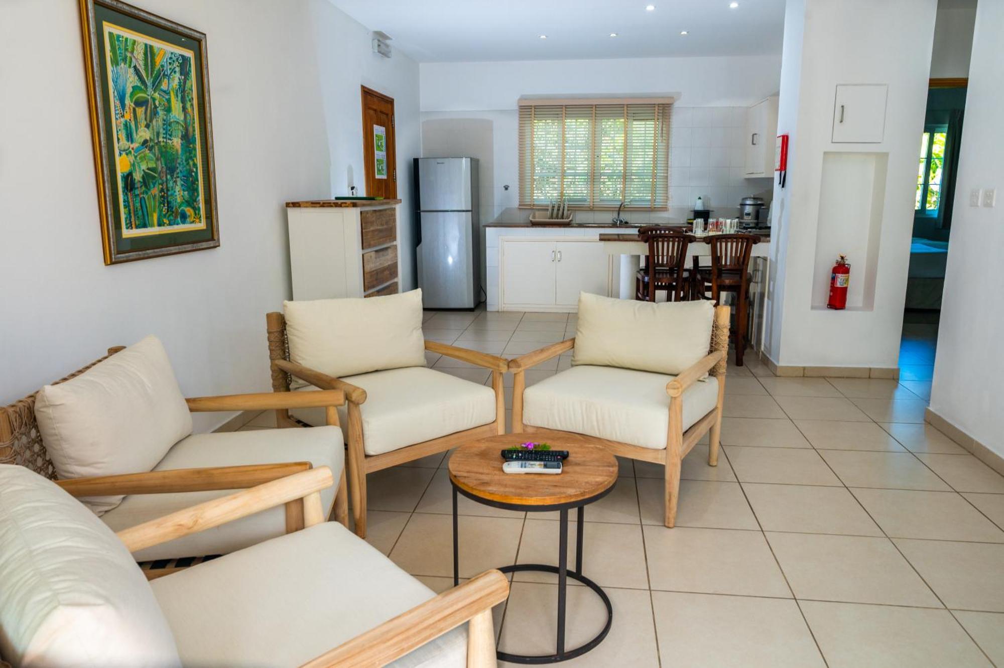 منتجع أكاجو بيتش Anse Volbert Village